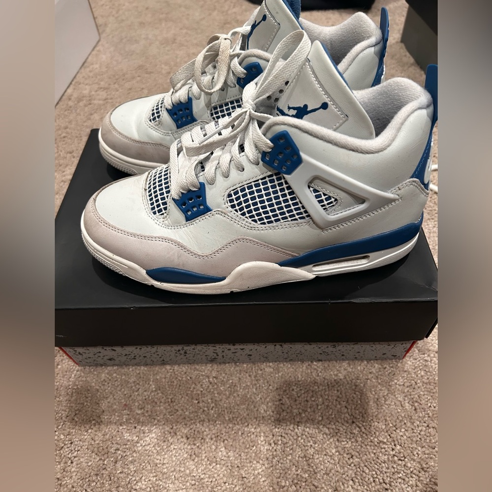 Air Jordan Retro 4